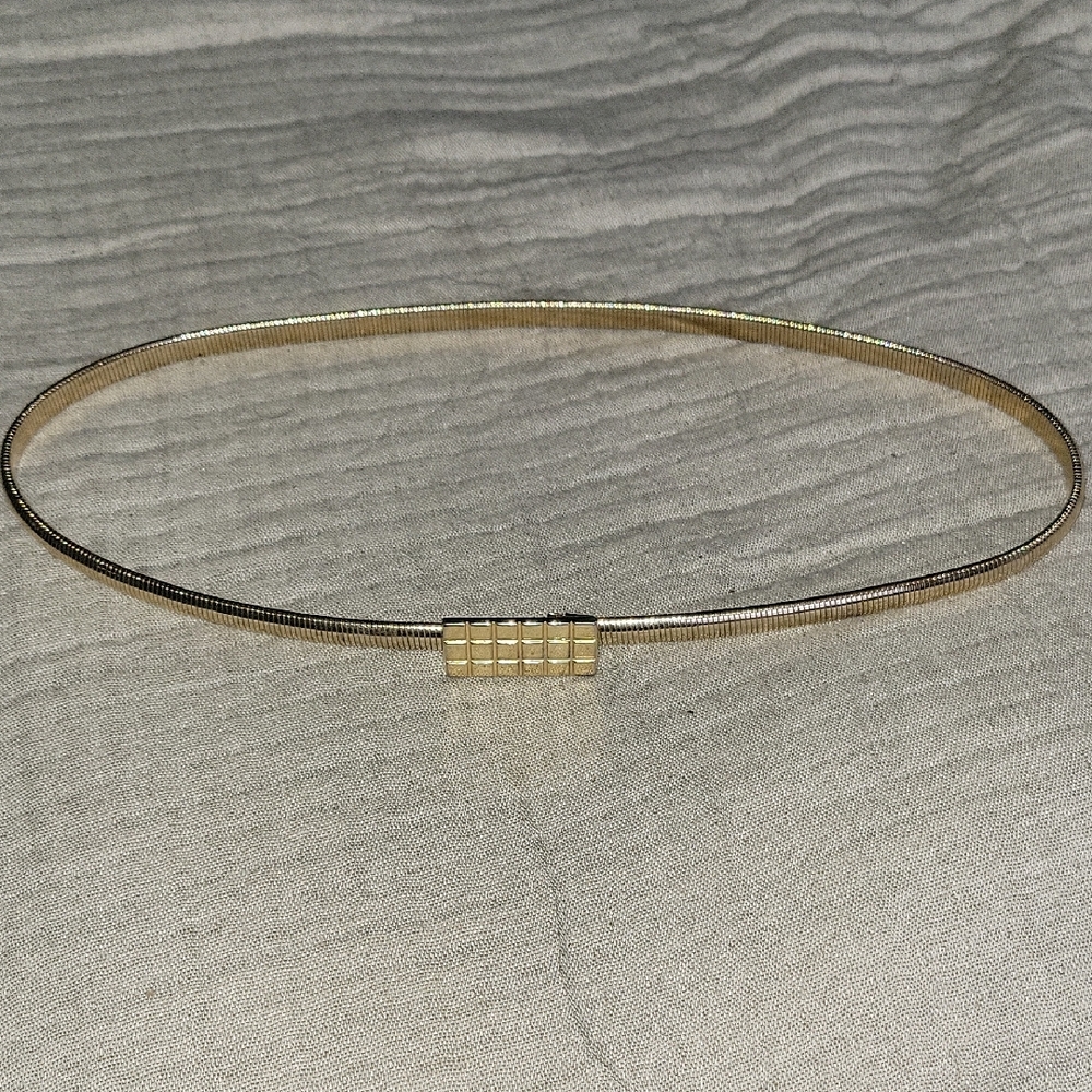 Gold Stretch Belt Measures At 30 Stretched 33.5